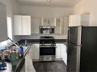 One room available for rent