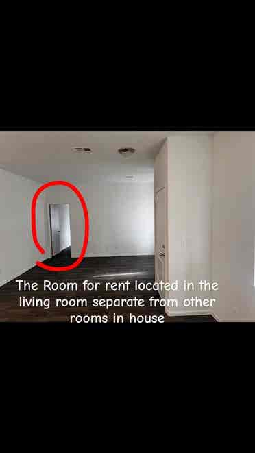 One room available for rent
