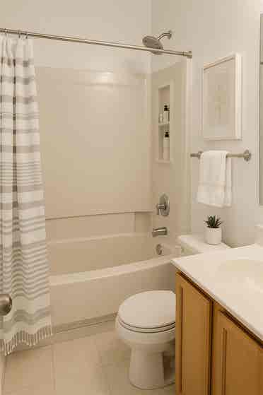 Private Bedroom with En-suite Bath