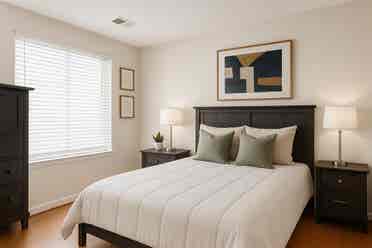 Private Bedroom with En-suite Bath