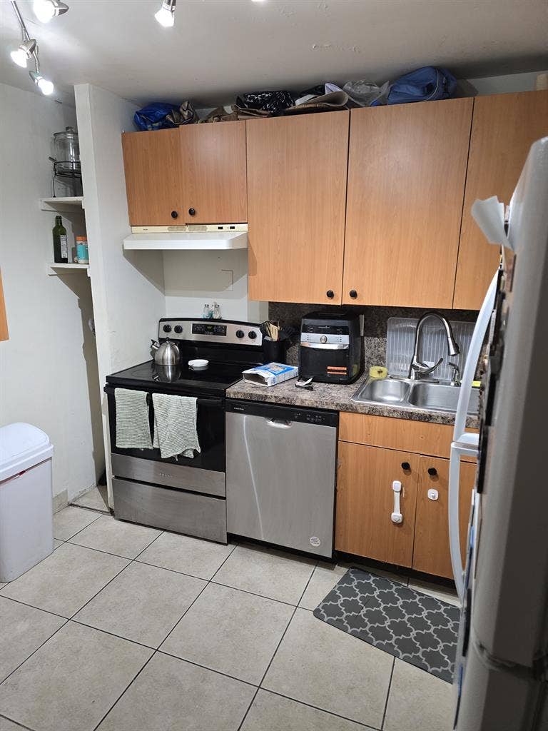 Furnished private room/br