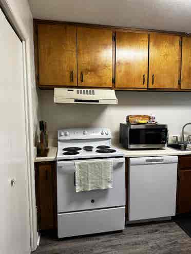 RM FOR RENT $/mo-all included