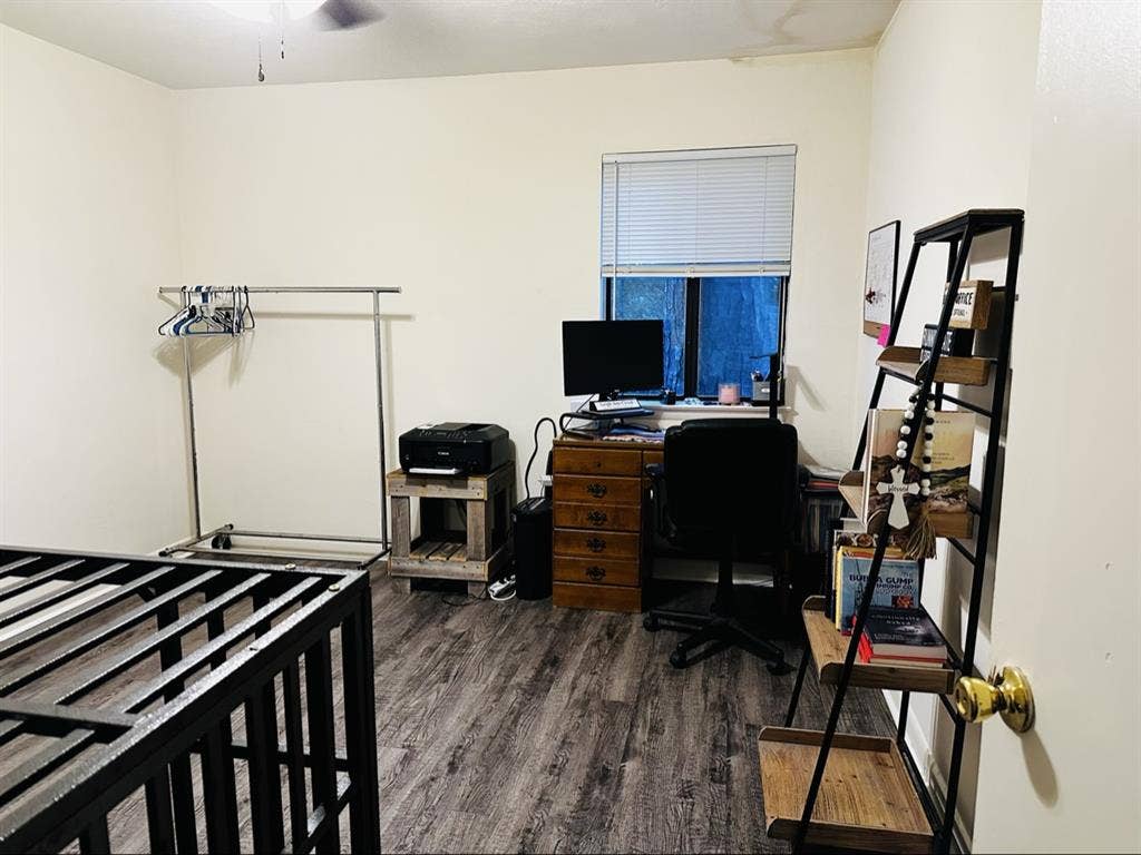 RM FOR RENT $/mo-all included