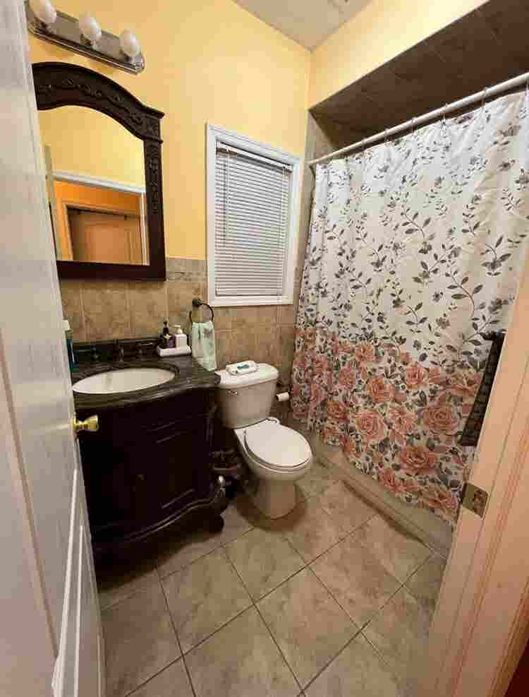 2 private bedrooms - Females only