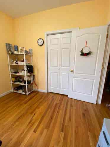 2 private bedrooms - Females only