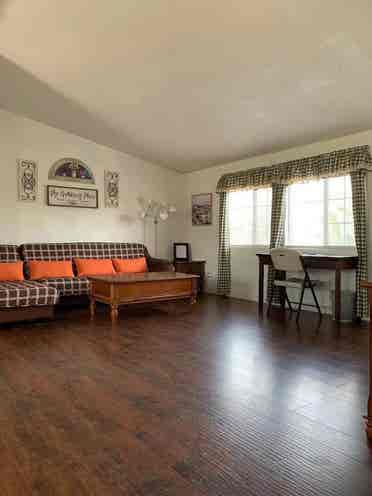Looking for female roommate