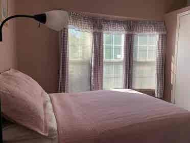 Looking for female roommate
