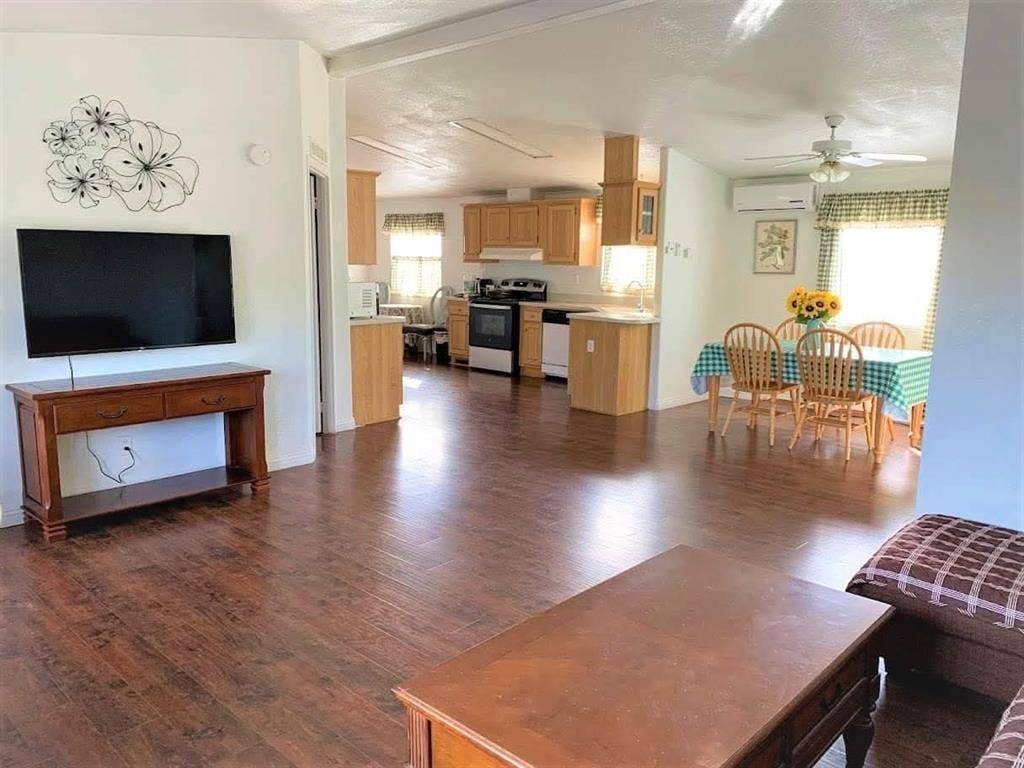 Looking for female roommate
