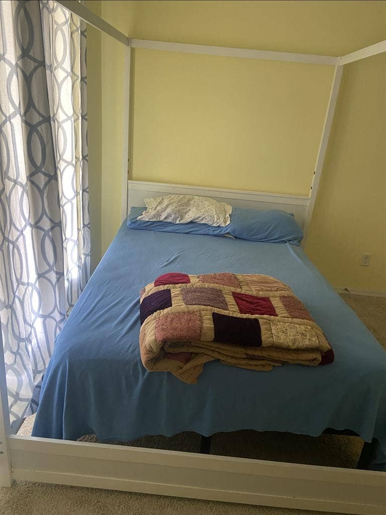 Room For Rent