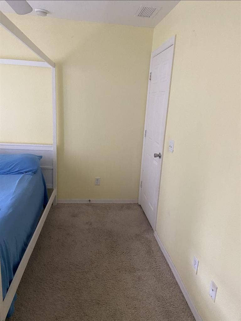 Room For Rent
