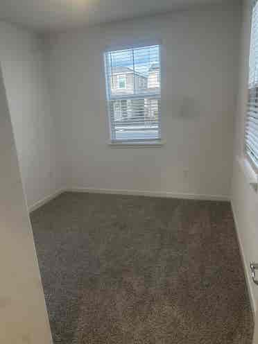 Room w/ Private Bath Available Now