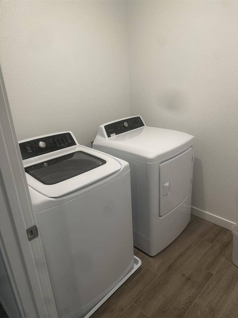 Room w/ Private Bath Available Now