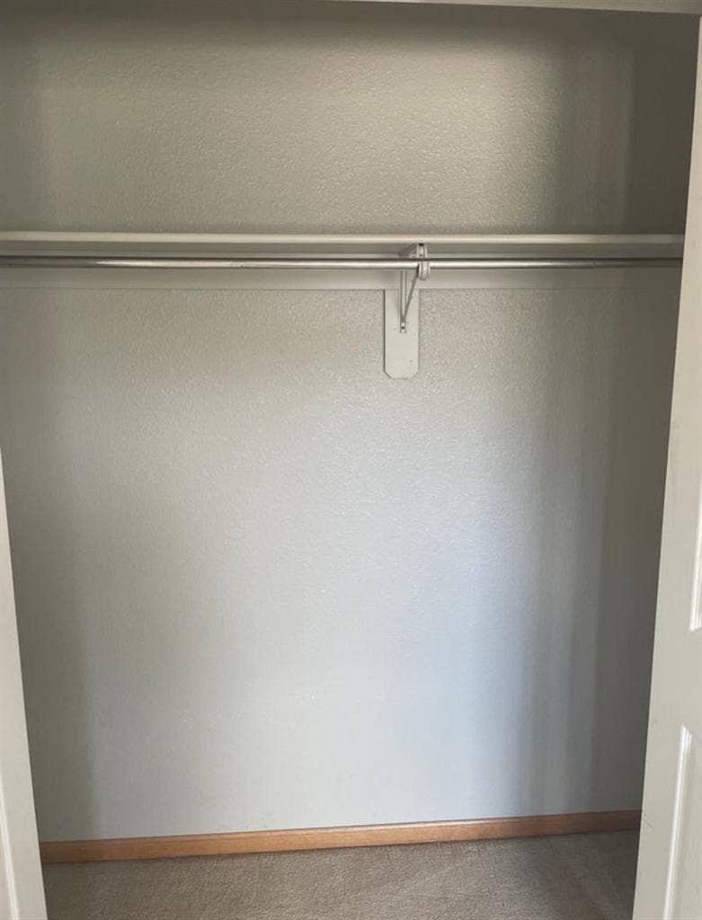 2 rooms available in Westbridge