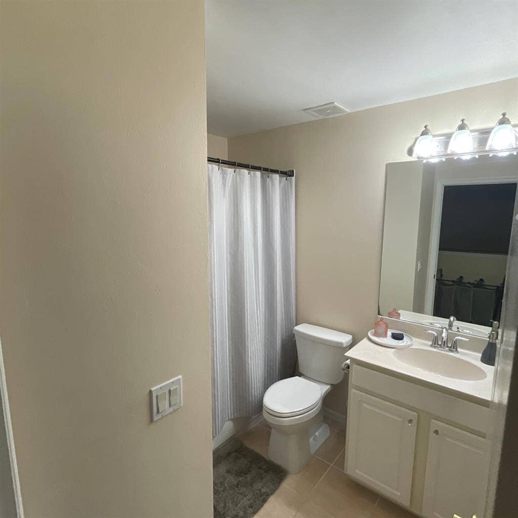 Furnished room in Estero Townhouse