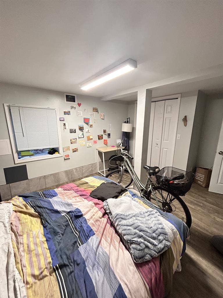 looking for 4th roommate