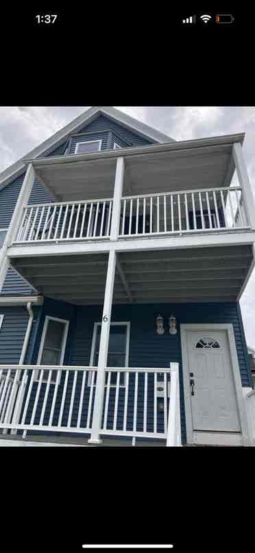 Looking for 2 roommates