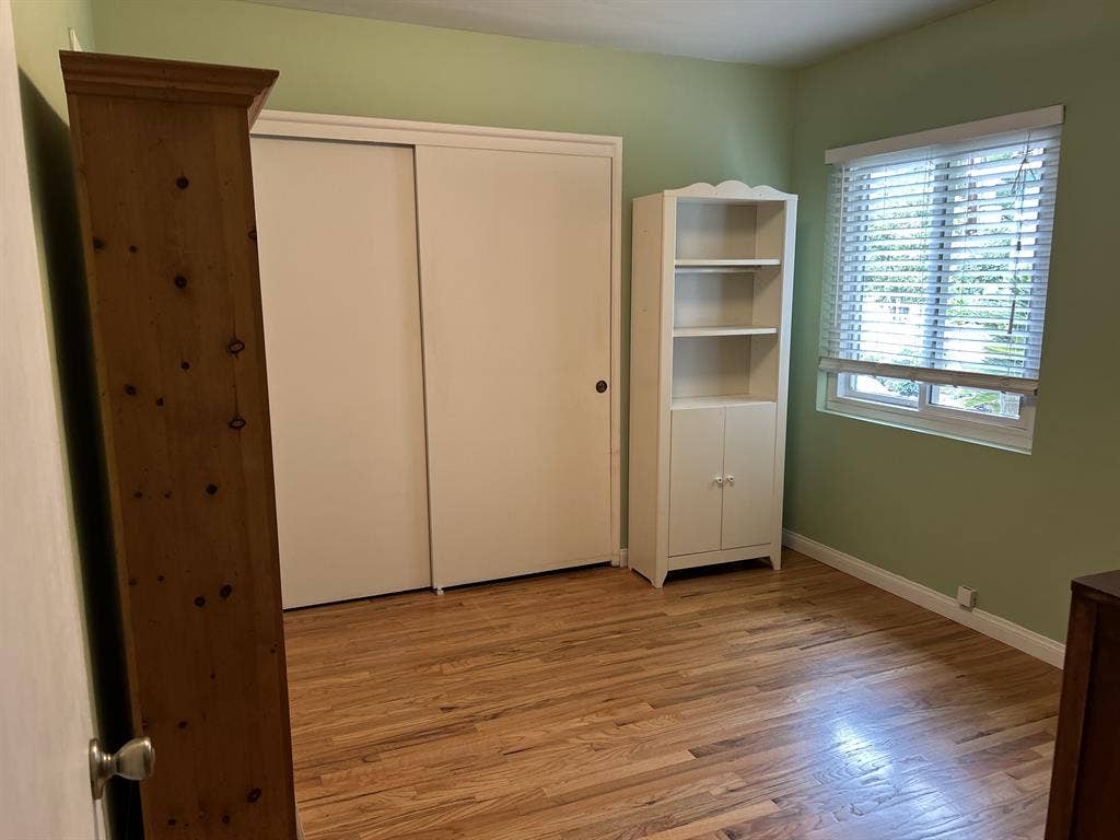 So. Pasadena area room w/bath