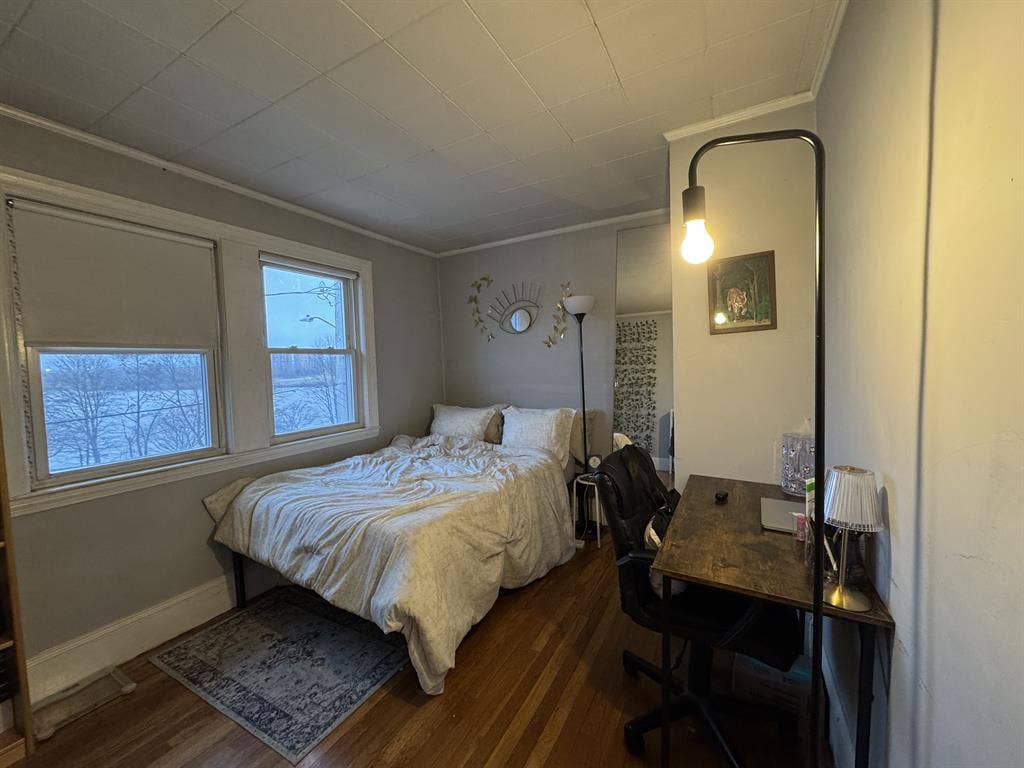 Summer sublet near Assembly Square