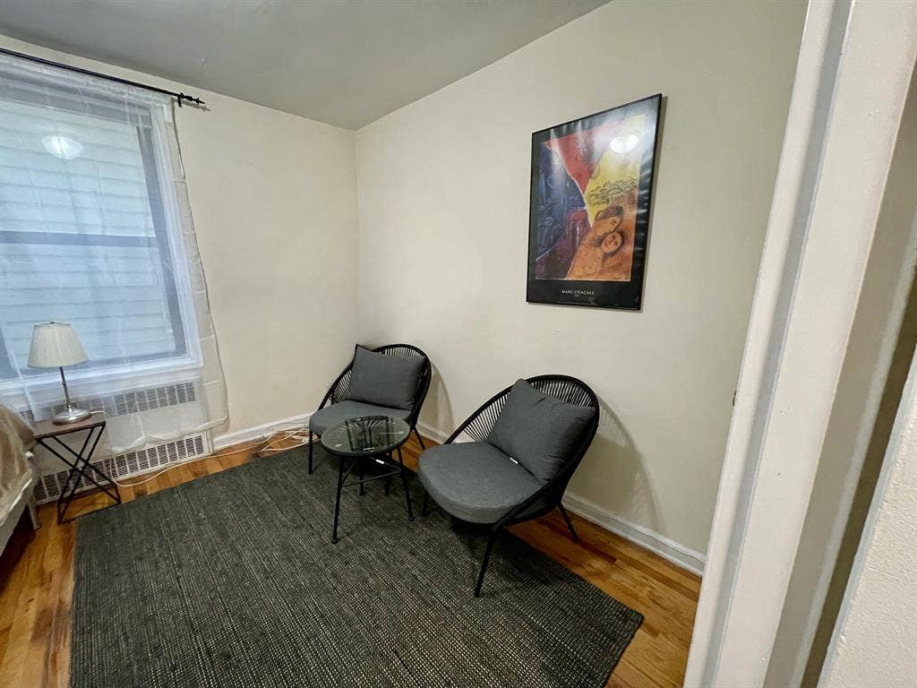 $ sf BeautyFurnished Bedroom
