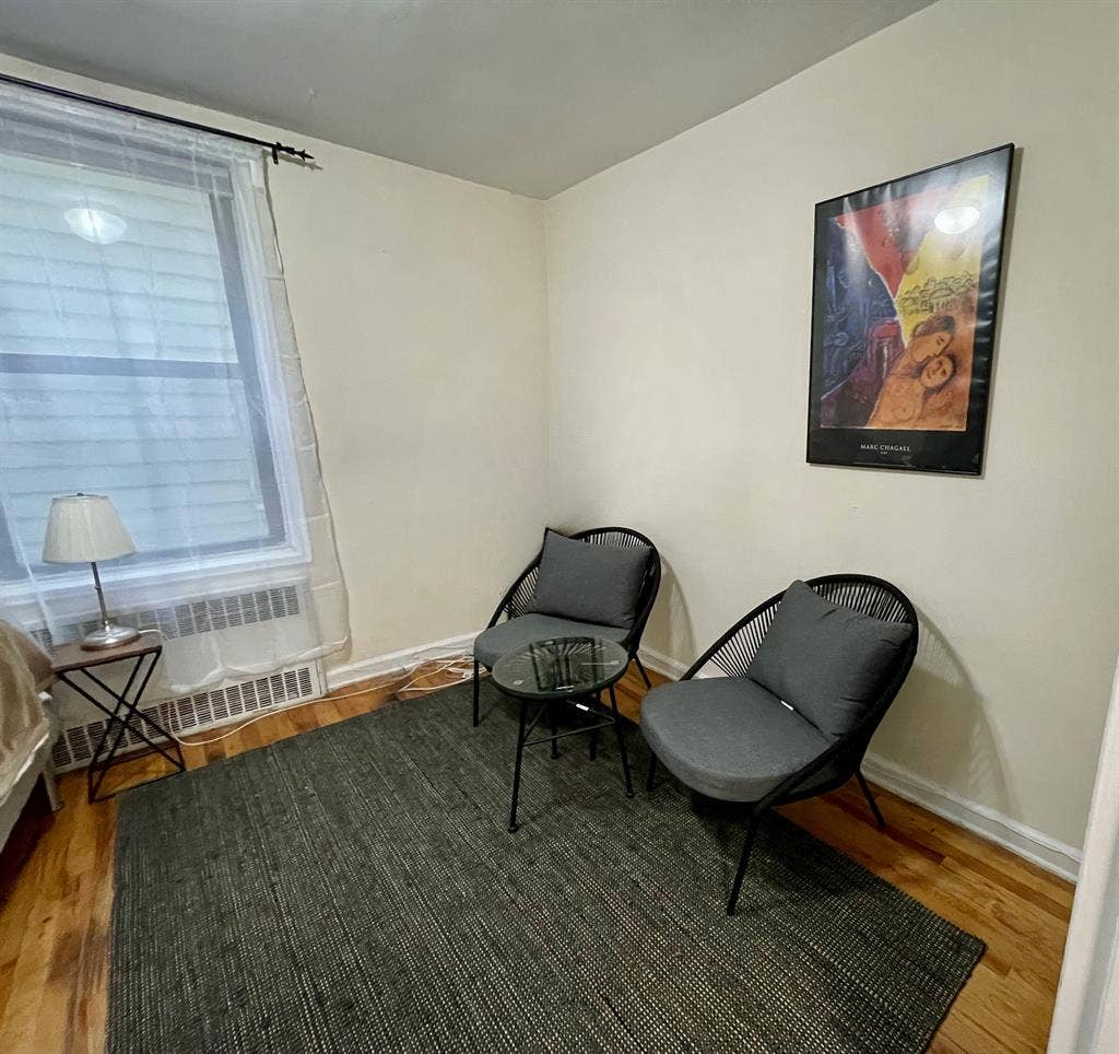$ sf BeautyFurnished Bedroom