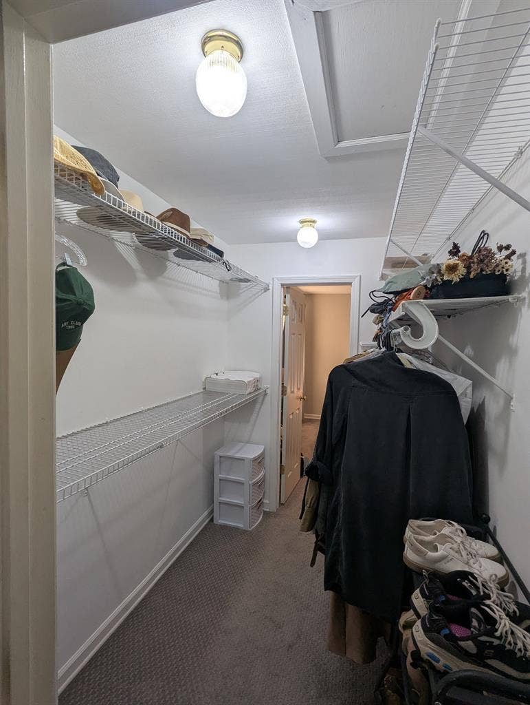 Spacious B place in Hillsboro