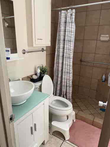 Cozy cottage central 
Austin