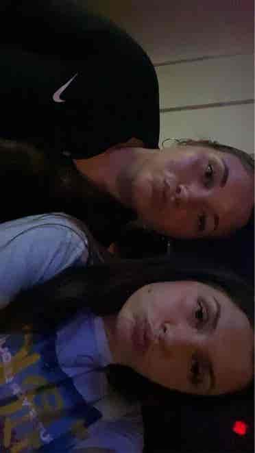 Looking for 1 roommate!!