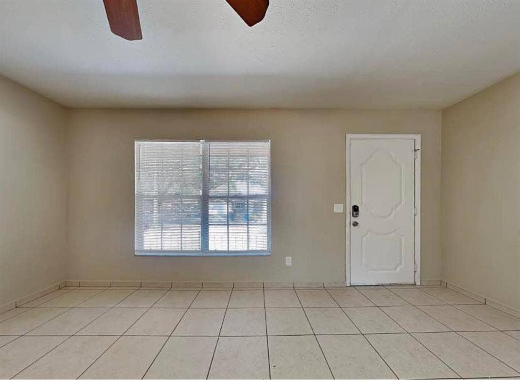 Beautiful comfy home for rent!