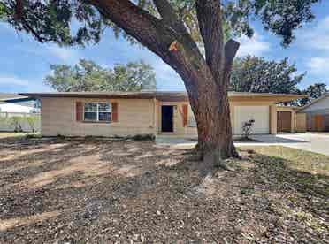 Beautiful comfy home for rent!