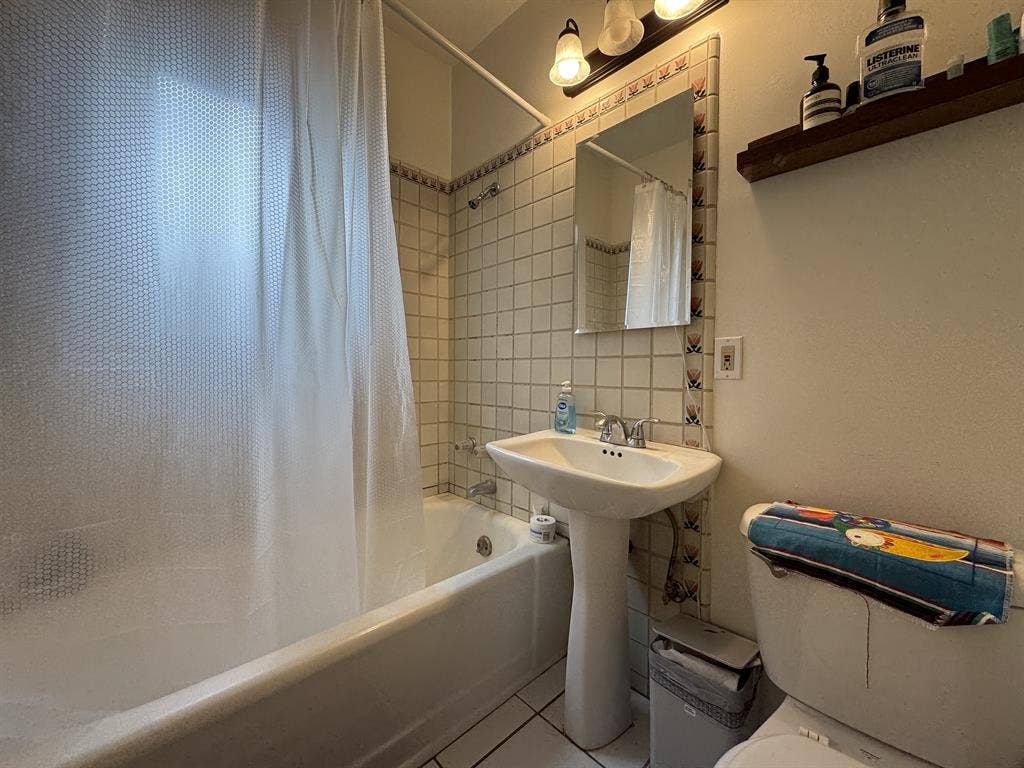 Bedroom Available for Rent-West LA