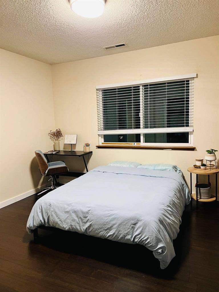 Private room and bathroom