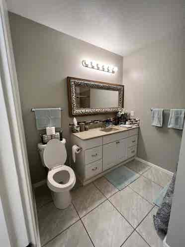 Private room and bathroom
