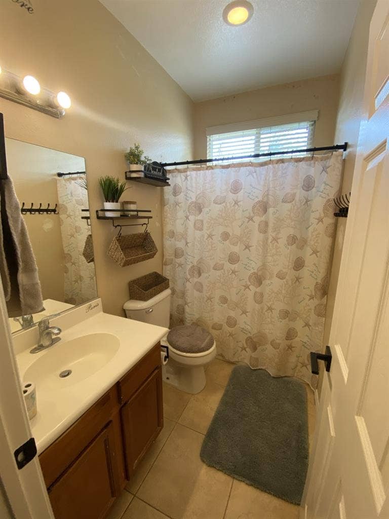Private room in North Fontana