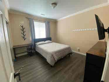 Private room in North Fontana