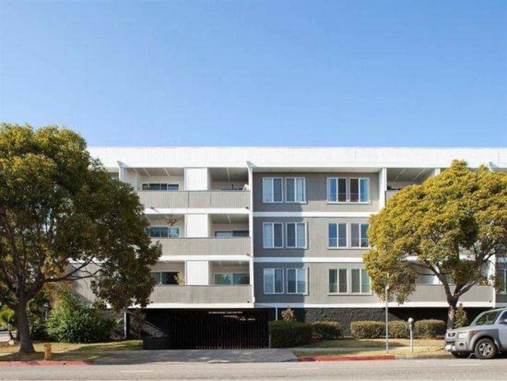 Furnished Room in Santa Monica