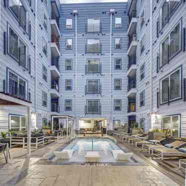 LEASE TAKEOVER FOR FALL