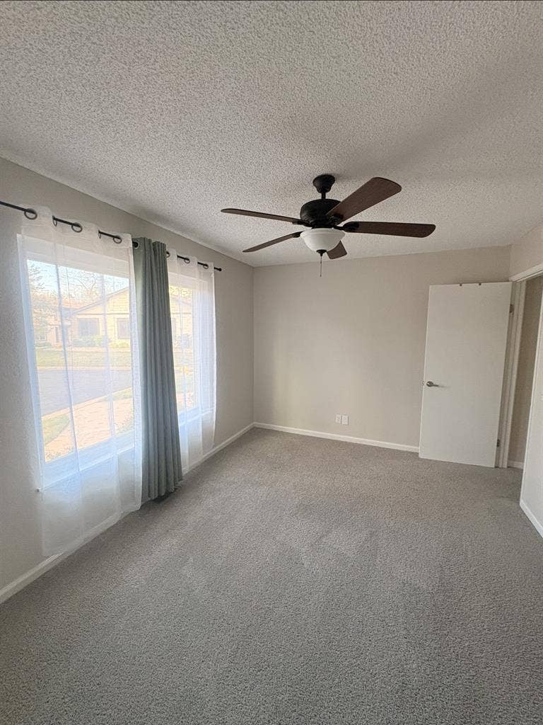 Room for rent Southeast Auroraa