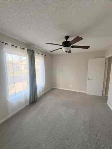 Room for rent Southeast Auroraa