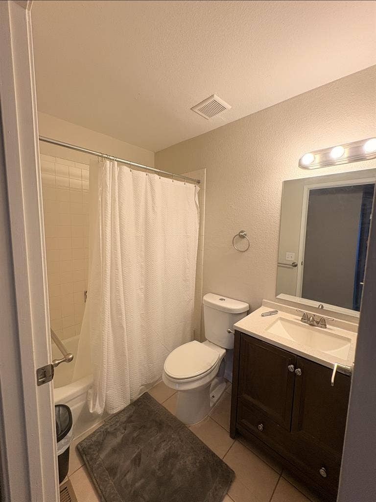 Room for rent Southeast Auroraa
