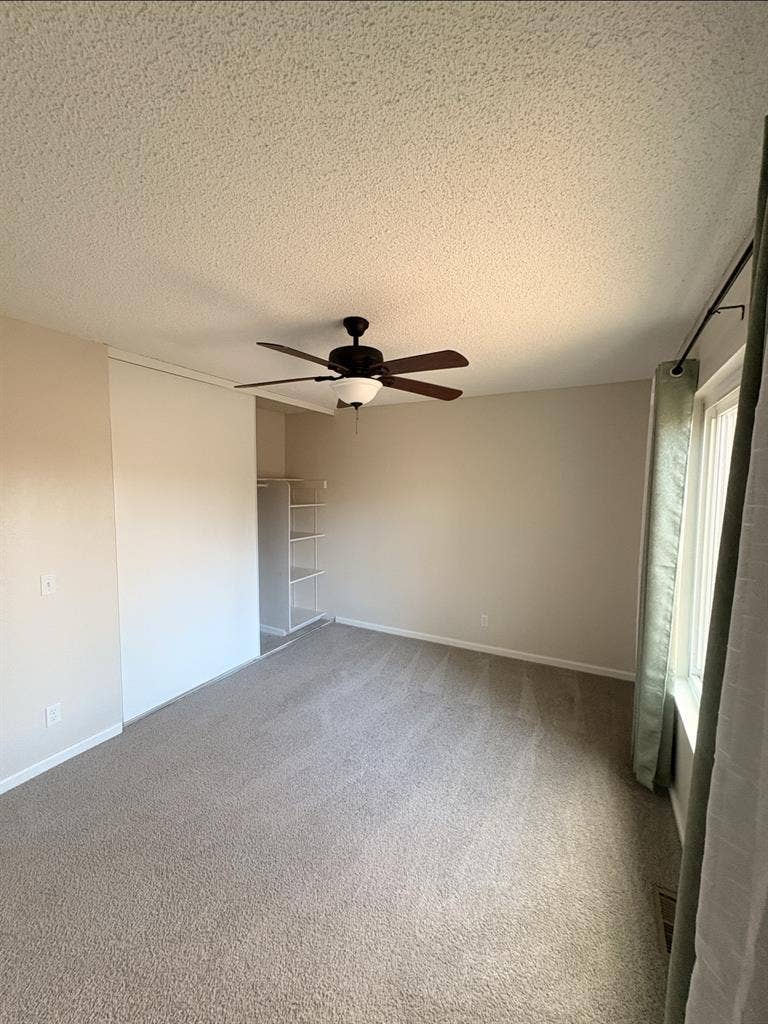 Room for rent Southeast Auroraa
