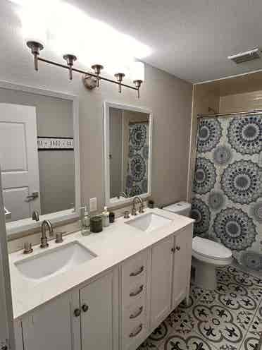 Small Room furnished, all included