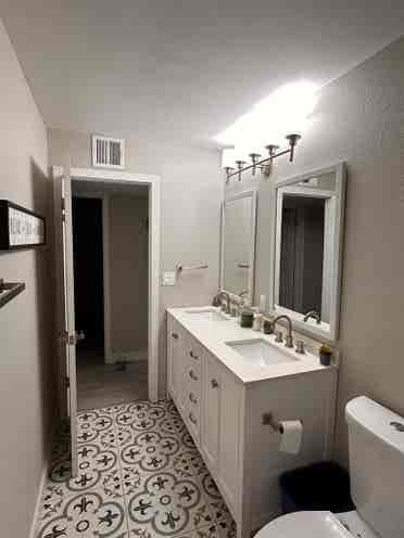 Medium Room Furnished, All Included