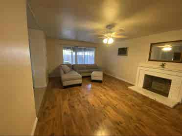 Room near mall and college