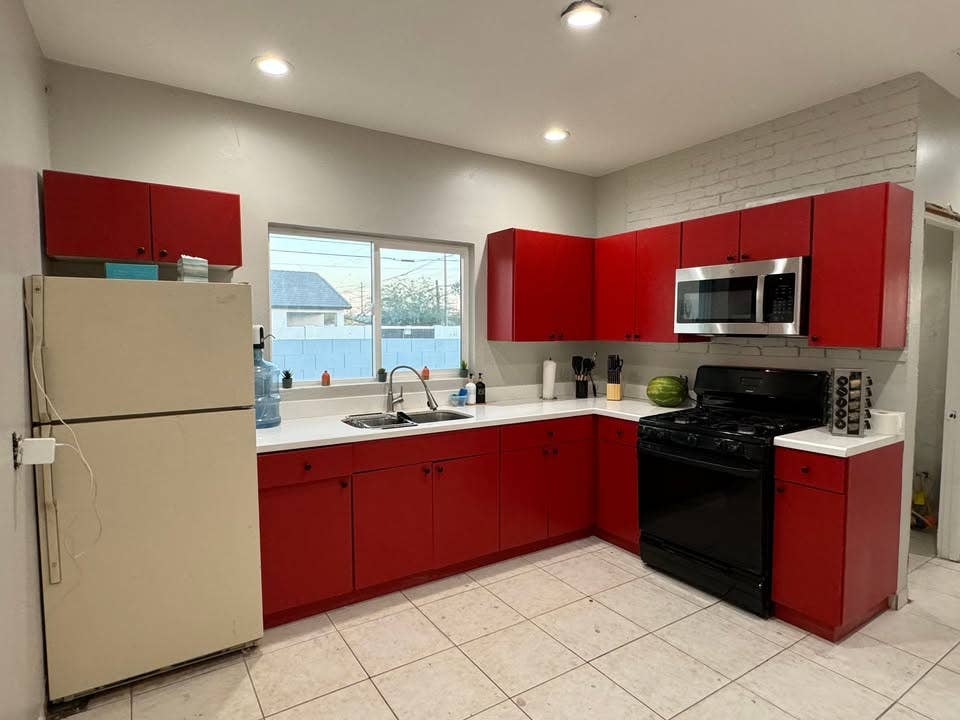 Furnished Room, All Included
