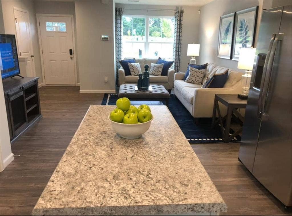 Room for rent ten min from downtown