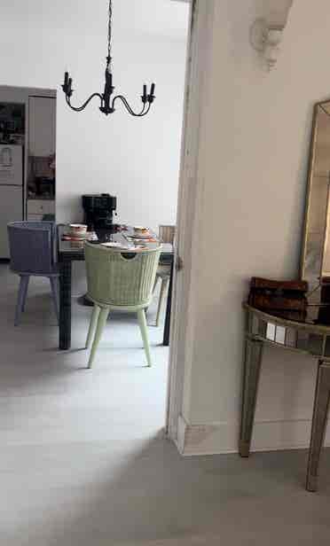 Sunny Bedroom Private Entrance