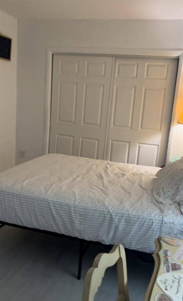 Sunny Bedroom Private Entrance