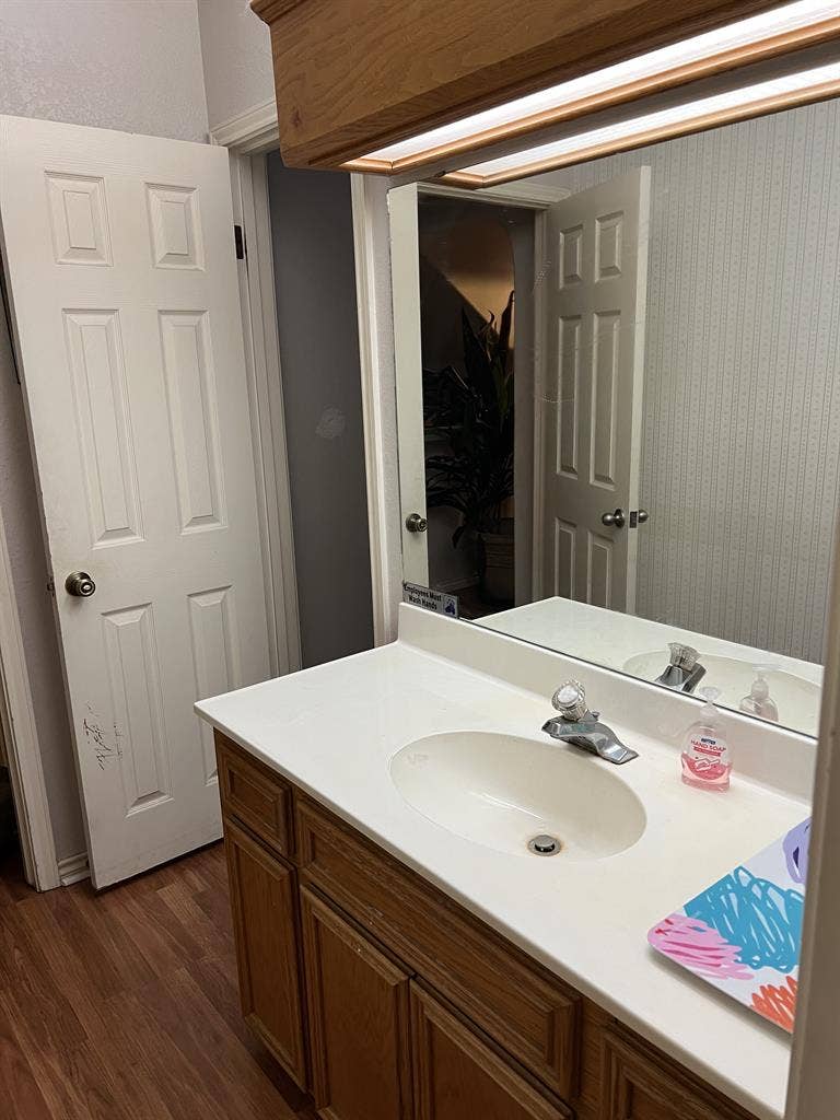 Private Room and Bath- South Side