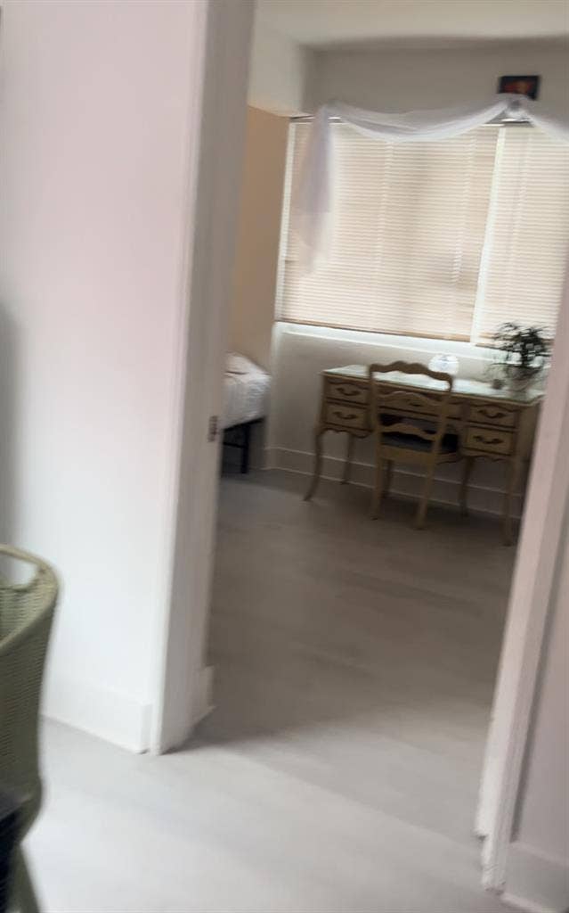 Sunny Private Entrance Bedroom