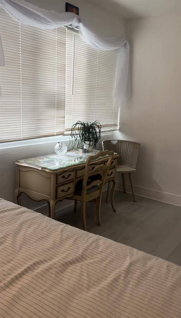 Sunny Private Entrance Bedroom